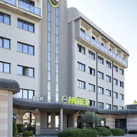 Bologna 3* كاستيل ماجّوري