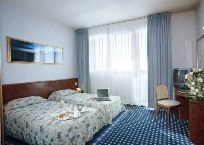 Bologna Hotell 3*